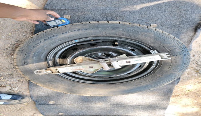 2017 Maruti Alto 800 LXI O, Petrol, Manual, 62,959 km, tyre