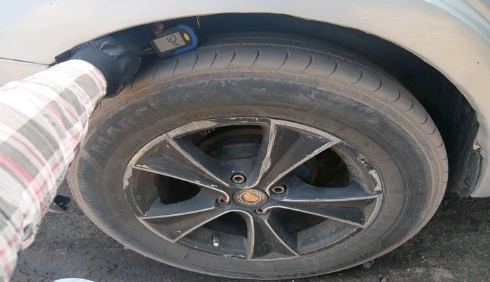 2010 Maruti Swift Dzire VXI, Petrol, Manual, 1,33,422 km, tyre