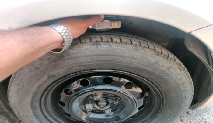 2011 Maruti Swift Dzire VDI, Diesel, Manual, 1,29,936 km, tyre