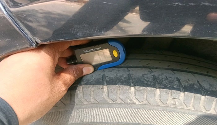 2011 Skoda Fabia AMBIENTE 1.2 MPI, Petrol, Manual, 66,461 km, tyre