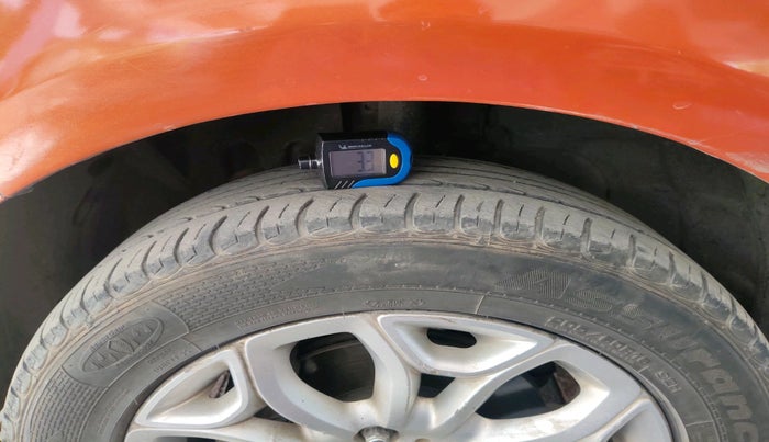 2015 Ford Ecosport TITANIUM 1.5L DIESEL, Diesel, Manual, 1,16,222 km, tyre