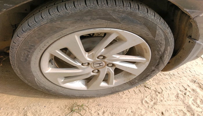 2017 Honda Jazz 1.2L I-VTEC V, Petrol, Manual, 78,941 km, tyre