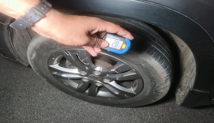 2017 Maruti Vitara Brezza ZDI PLUS, Diesel, Manual, 1,96,259 km, tyre