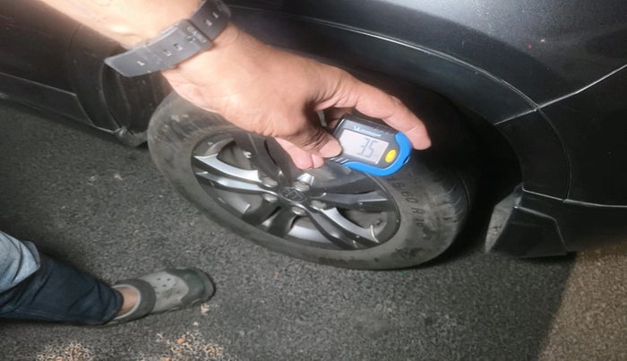 2017 Maruti Vitara Brezza ZDI PLUS, Diesel, Manual, 1,96,259 km, tyre