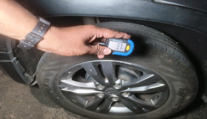 2017 Maruti Vitara Brezza ZDI PLUS, Diesel, Manual, 1,96,259 km, tyre