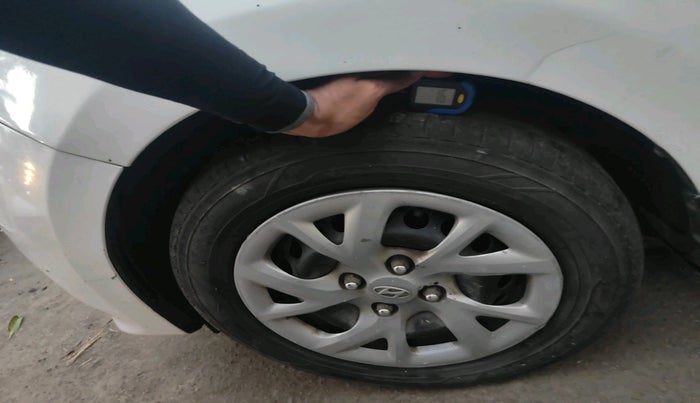 2017 Hyundai Grand i10 MAGNA 1.2 KAPPA VTVT, Petrol, Manual, 1,74,614 km, tyre