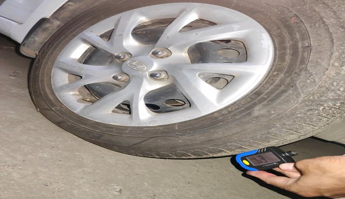 2017 Hyundai Grand i10 MAGNA 1.2 KAPPA VTVT, Petrol, Manual, 1,74,614 km, tyre