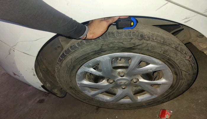 2017 Hyundai Grand i10 MAGNA 1.2 KAPPA VTVT, Petrol, Manual, 1,74,614 km, tyre