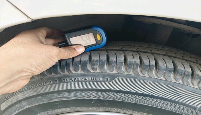 2020 Maruti Dzire LXI, Petrol, Manual, 28,409 km, tyre