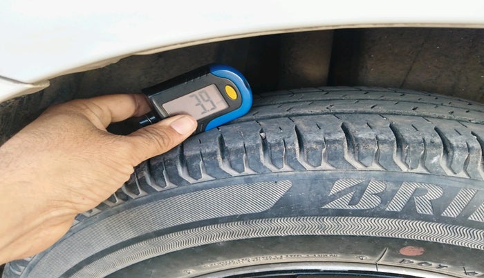 2020 Maruti Dzire LXI, Petrol, Manual, 28,409 km, tyre