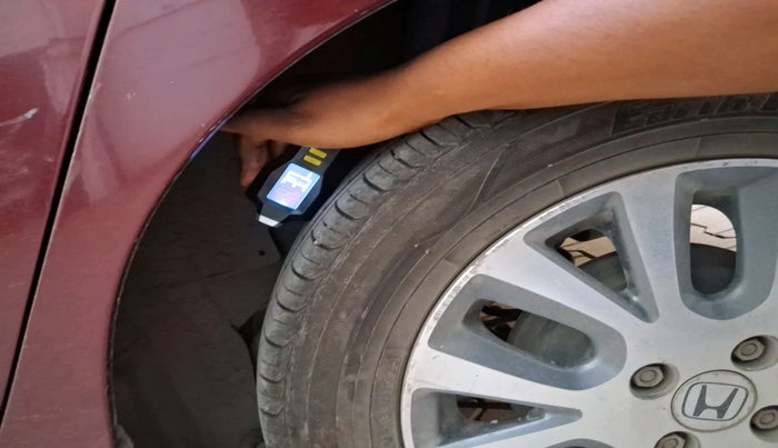 2014 Honda City 1.5L I-VTEC SV, Petrol, Manual, 1,94,419 km, tyre