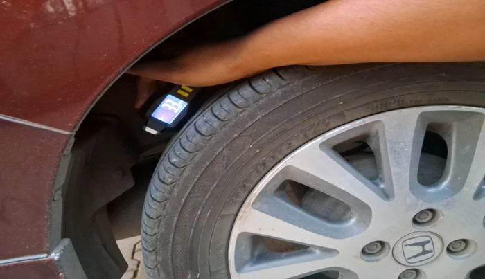 2014 Honda City 1.5L I-VTEC SV, Petrol, Manual, 1,94,419 km, tyre