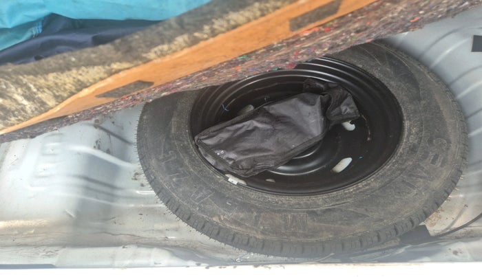 2016 Renault Kwid RXT 0.8 (O), Petrol, Manual, 38,622 km, tyre