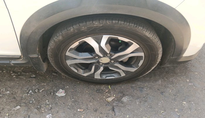 2017 Honda WR-V 1.5L I-DTEC VX MT, Diesel, Manual, 1,87,809 km, tyre