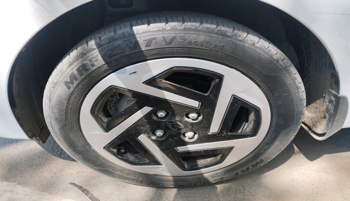 2023 Hyundai AURA S 1.2 CNG, CNG, Manual, 15,369 km, tyre