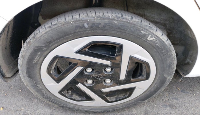 2023 Hyundai AURA S 1.2 CNG, CNG, Manual, 15,369 km, tyre