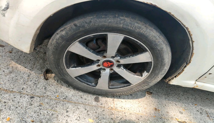 2015 Mahindra Verito Vibe CS 1.5 D4, Diesel, Manual, 1,04,477 km, tyre