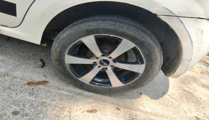 2015 Mahindra Verito Vibe CS 1.5 D4, Diesel, Manual, 1,04,477 km, tyre