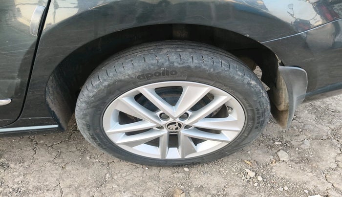 2020 Skoda Rapid STYLE TSI, Petrol, Manual, 76,338 km, tyre