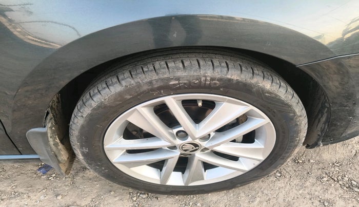 2020 Skoda Rapid STYLE TSI, Petrol, Manual, 76,338 km, tyre