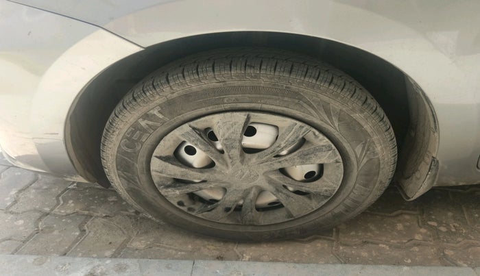 2020 Maruti Dzire LXI, Petrol, Manual, 73,790 km, tyre