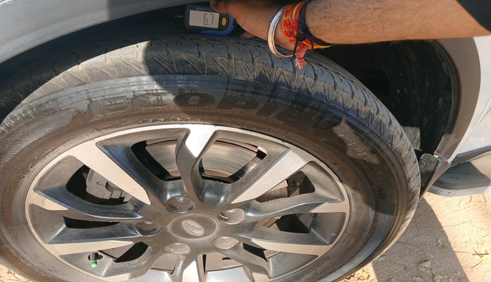 2018 Mahindra XUV500 W11 AT, Diesel, Automatic, 93,123 km, tyre