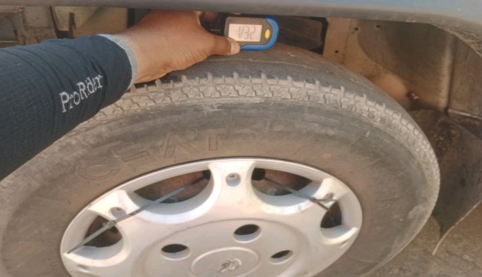 2015 Mahindra Bolero SLX BS IV, Diesel, Manual, 2,36,820 km, tyre