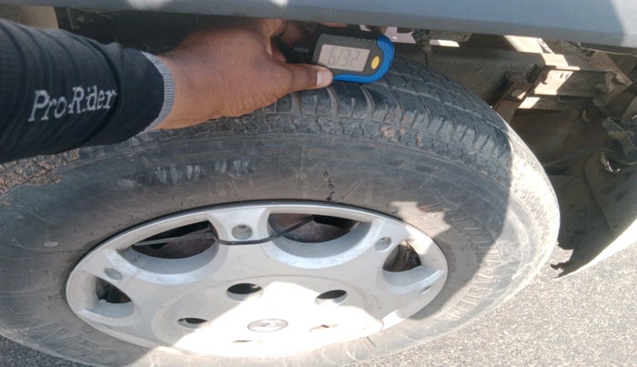 2015 Mahindra Bolero SLX BS IV, Diesel, Manual, 2,36,820 km, tyre