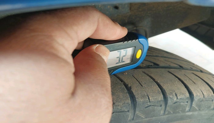 2015 Hyundai Elite i20 SPORTZ 1.4 CRDI, Diesel, Manual, 98,576 km, tyre