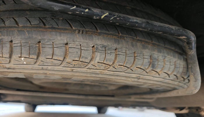 2017 Maruti Ertiga VXI CNG, CNG, Manual, 44,231 km, tyre