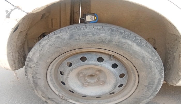 2012 Maruti Swift Dzire VDI, Diesel, Manual, 1,26,499 km, tyre