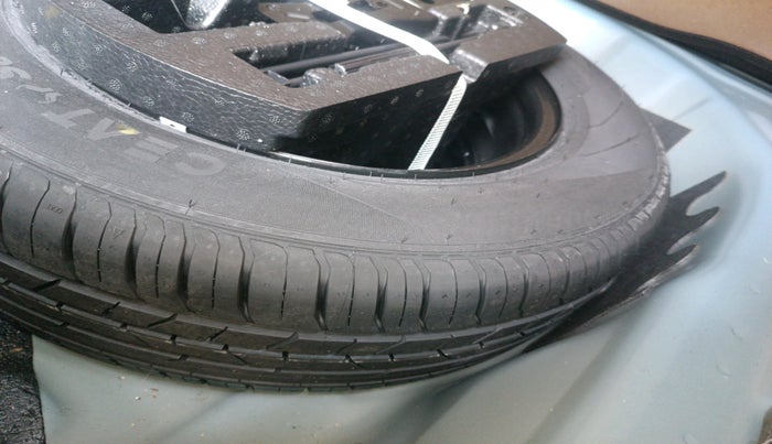 2023 Skoda SLAVIA ACTIVE 1.0L TSI MT, Petrol, Manual, 16,929 km, tyre