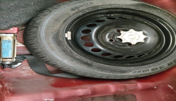 2015 Hyundai Grand i10 ASTA AT 1.2 KAPPA VTVT, Petrol, Automatic, 64,379 km, tyre