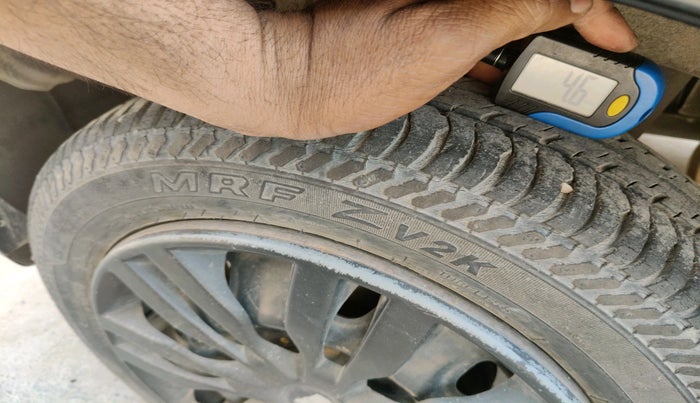 2011 Maruti Alto K10 VXI, CNG, Manual, 82,639 km, tyre