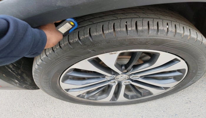 2021 MG HECTOR PLUS SELECT 2.0 DIESEL TURBO MT 7-STR, Diesel, Manual, 76,820 km, tyre