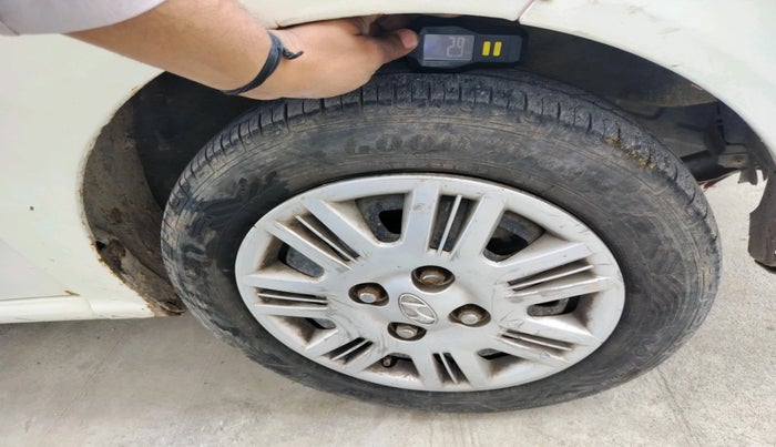 2012 Hyundai Santro Xing GLS, CNG, Manual, 1,65,929 km, tyre