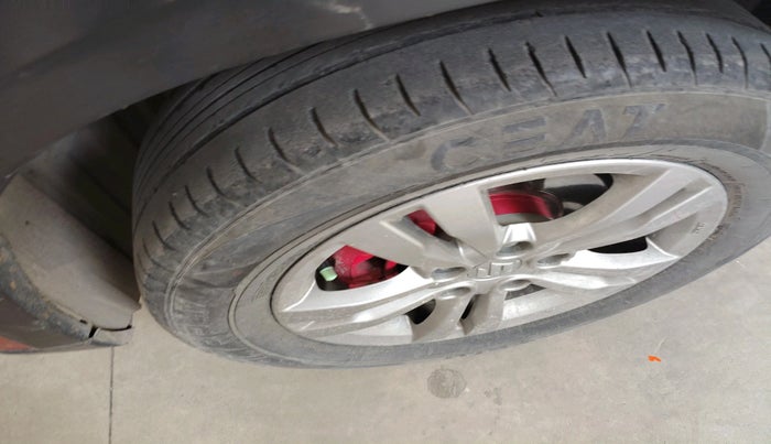 2017 Maruti Vitara Brezza ZDI PLUS, Diesel, Manual, 81,777 km, tyre