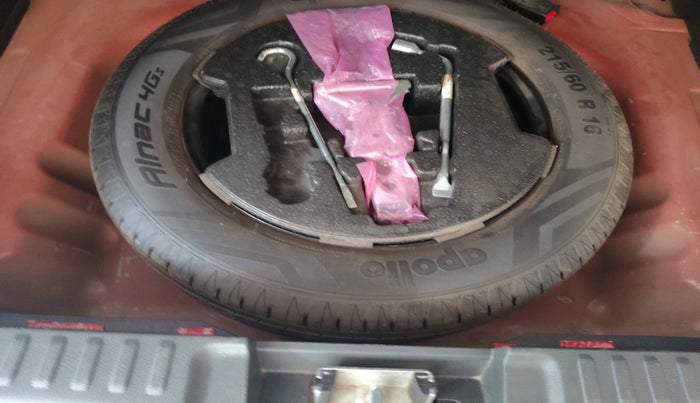 2017 Maruti Vitara Brezza ZDI PLUS, Diesel, Manual, 81,777 km, tyre