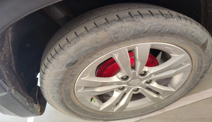 2017 Maruti Vitara Brezza ZDI PLUS, Diesel, Manual, 81,777 km, tyre