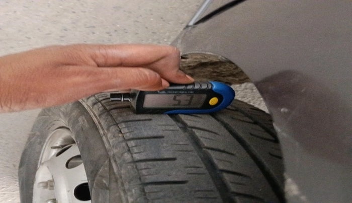 2014 Hyundai i10 MAGNA 1.1, CNG, Manual, 1,50,054 km, tyre