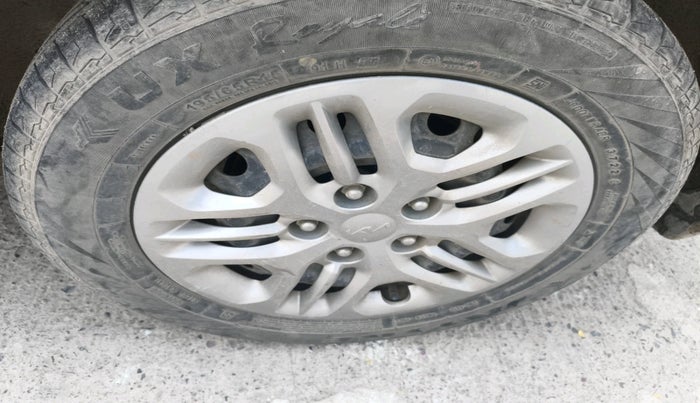 2022 KIA CARENS PRESTIGE 1.5 PETROL 7 STR, Petrol, Manual, 18,575 km, tyre