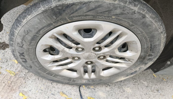 2022 KIA CARENS PRESTIGE 1.5 PETROL 7 STR, Petrol, Manual, 18,575 km, tyre