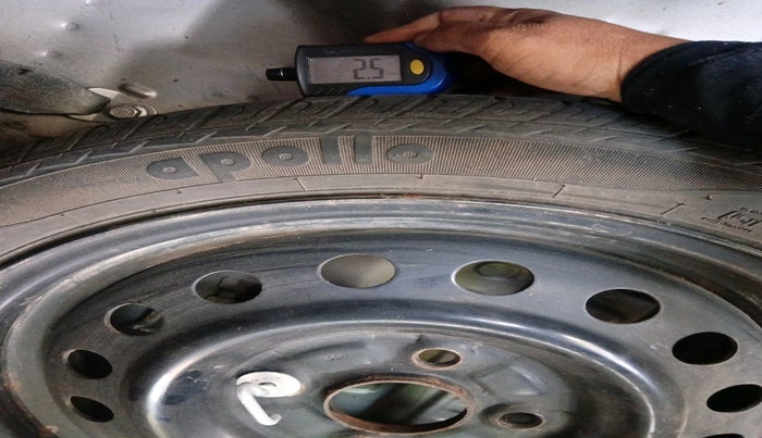 2017 Maruti Wagon R 1.0 VXI (O) AMT, Petrol, Automatic, 26,860 km, tyre