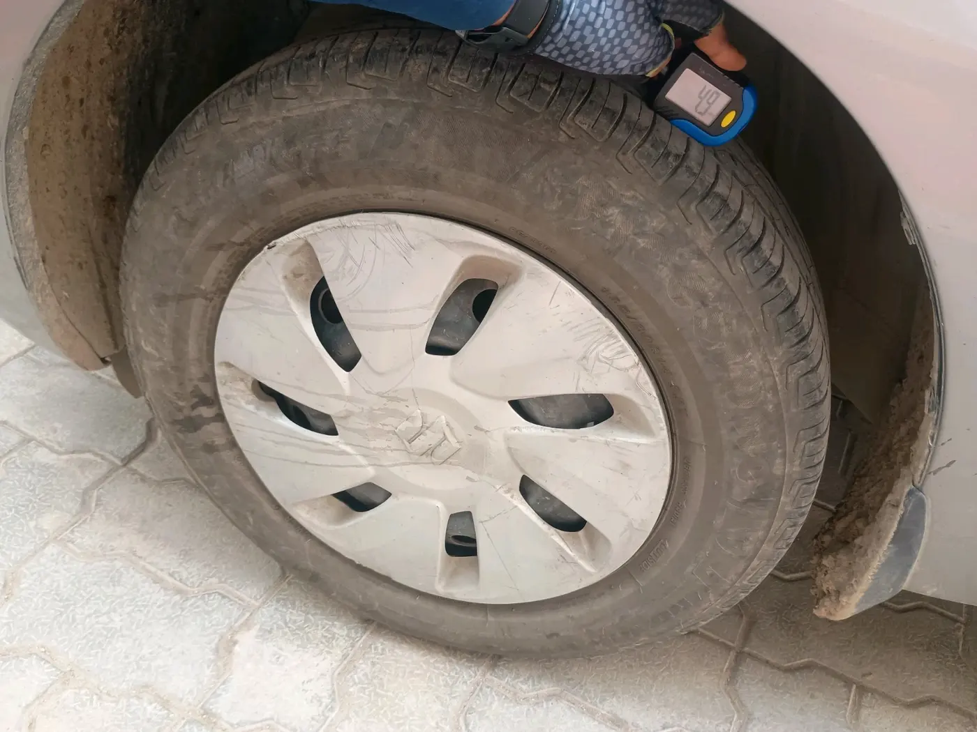 2022 Maruti Dzire VXI CNG, CNG, Manual, 95,297 km, tyre