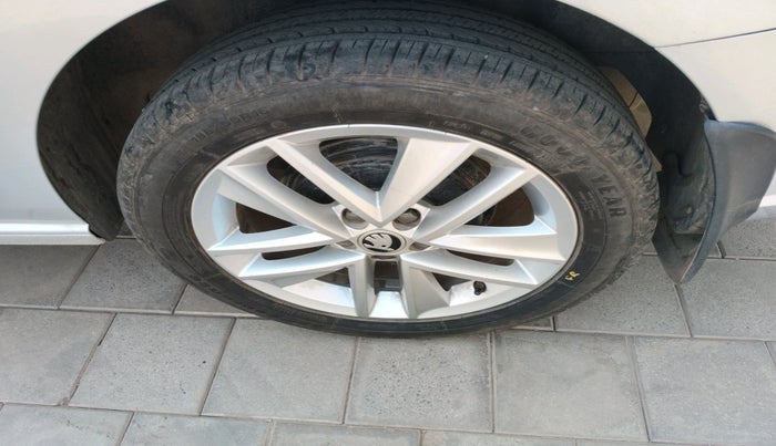 2020 Skoda Rapid STYLE TSI, Petrol, Manual, 32,213 km, tyre