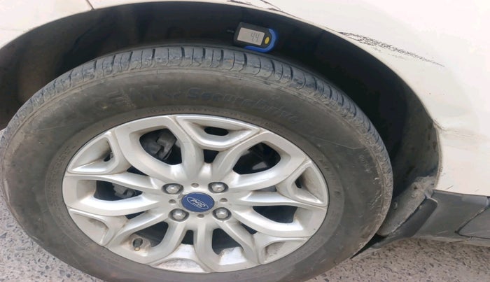 2017 Ford Ecosport TITANIUM 1.5L DIESEL, Diesel, Manual, 1,41,919 km, tyre