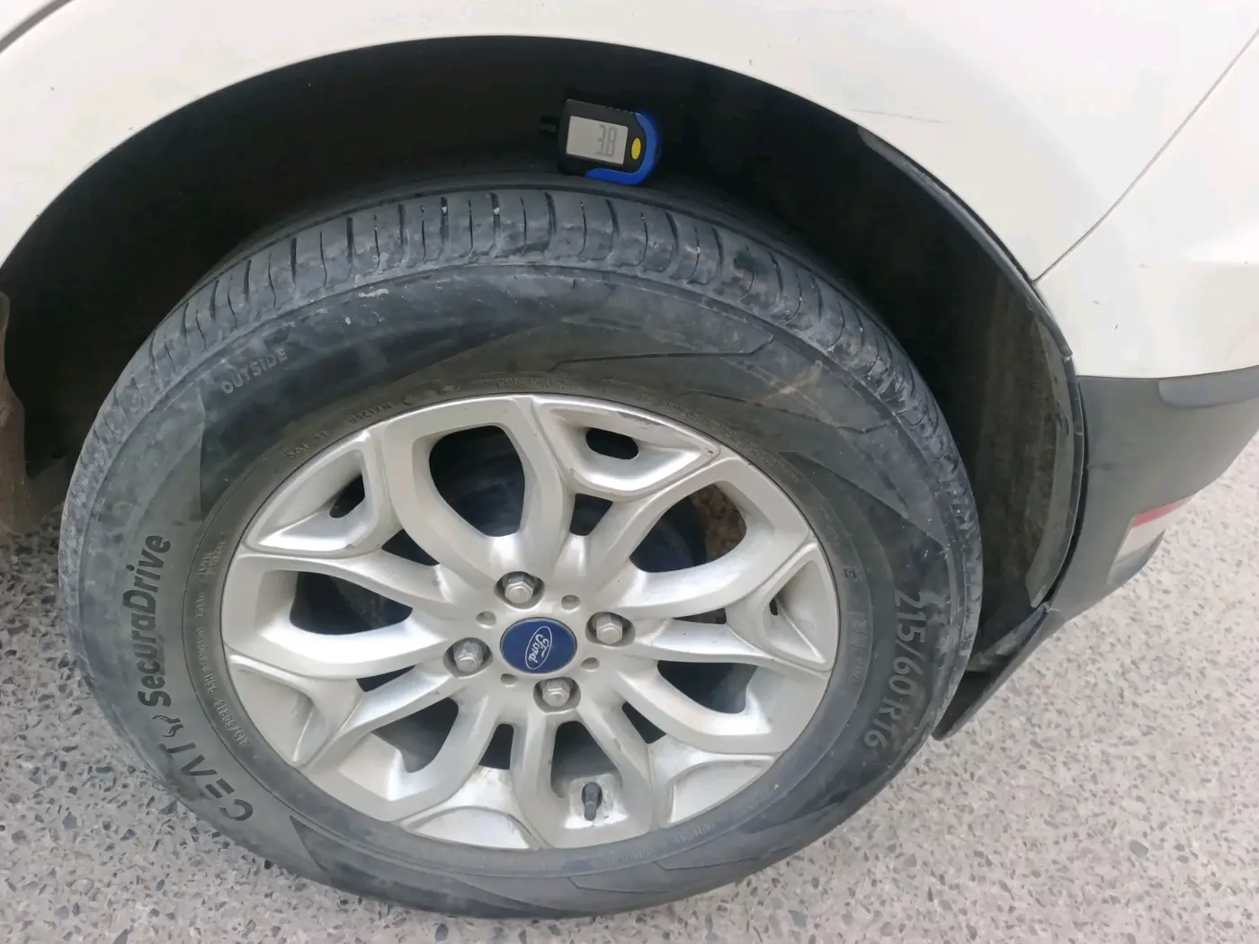 2017 Ford Ecosport TITANIUM 1.5L DIESEL, Diesel, Manual, 1,41,919 km, tyre