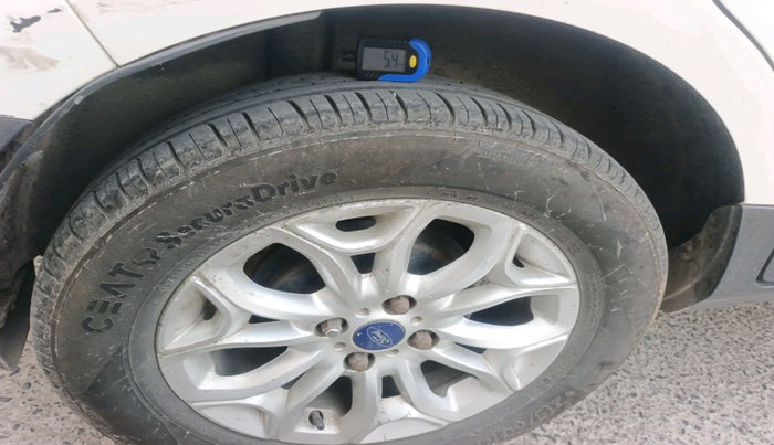 2017 Ford Ecosport TITANIUM 1.5L DIESEL, Diesel, Manual, 1,41,919 km, tyre