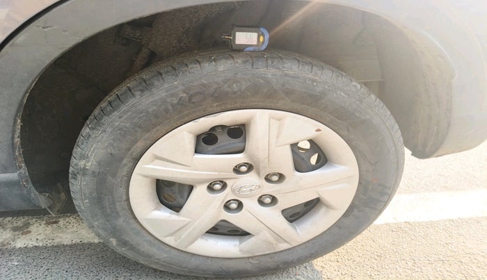 2020 Hyundai VENUE S 1.0 TURBO IMT, Petrol, Manual, 13,500 km, tyre