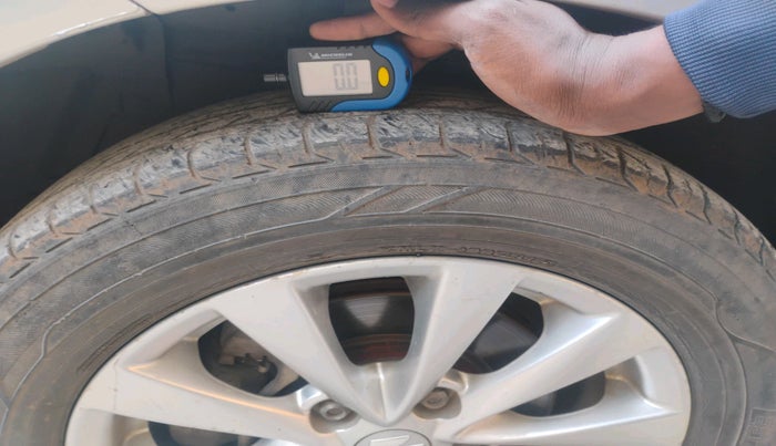 2013 Maruti Ertiga ZXI, Petrol, Manual, 76,450 km, tyre